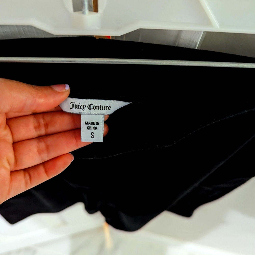 JUICY COUTURE Bling Velour Biker Shorts - Picture 3 of 6